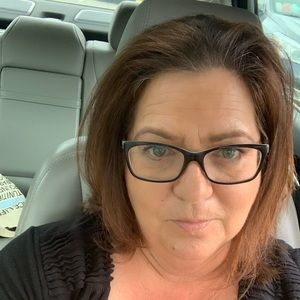 Meet your Posher, Laurie